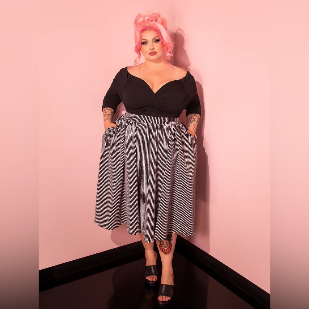 VIXEN SWING SKIRT IN HALLOWEEN THIN BLACK AND WHITE STRIPES